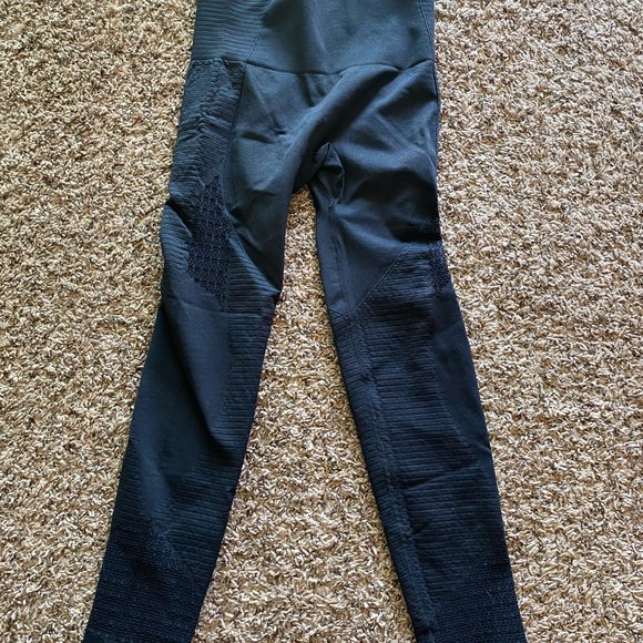 Amazon Leggings - Picture 2 of 4